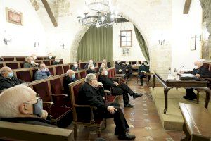 El Cardenal Cañizares realiza una visita pastoral al Cabildo de la Catedral