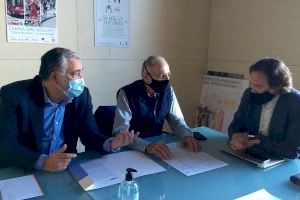 Transportistes de València demanen reordenar les zones de càrrega i descàrrega en la plaça de l'Ajuntament Transportistes de València demanen reordenar les zones de càrrega i descàrrega en la plaça de l'Ajuntament