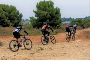 Piden que se prohíba circular en bicicleta por el cauce del Riu Túria