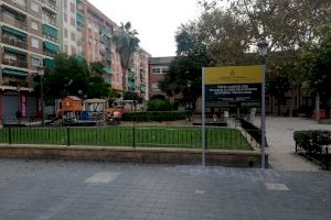 El Ayuntamiento de València comienza la instalación de una zona de juegos inclusivos en el parque ubicado entre las calles Borriol y Els Lleons en el barrio de Ayora