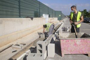 El Consistorio de Bétera cumple una reivindicación histórica e instala una jardinera longitudinal en la avenida Mila Reial