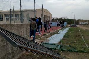 Cs exige a Deportes reparar la valla del polideportivo de Benimàmet que se derrumbó hace casi un año - (foto 3)