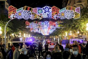 Alicante da brillo y color a la Navidad con el encendido de más de dos millones de leds