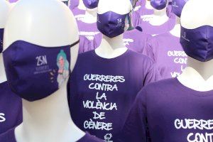 La Concejalía de Igualdad coloca 100 maniquíes guerreras en la plaza de la Constitució para visibilizar la lucha contra la violencia de género