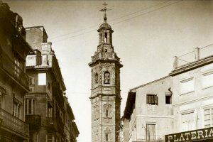 Mestres Campaners reactiva el proyecto para recuperar las campanas de la torre de la iglesia de Santa Catalina