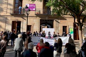 Catarroja se concentra con motivo del 25N para decir “Basta ya” a la violencia contra las mujeres