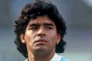 Se li va parar el cor al futbol: Maradona ha mort als 60 anys