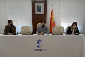 La Targeta Familiar de l'Ajuntament d'Almussafes ja està en marxa - (foto 2) La Targeta Familiar de l'Ajuntament d'Almussafes ja està en marxa - (foto 2)