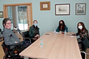 La secretària autonòmica d’Eficiència i Tecnologia Sanitària visita Bonrepòs i Mirambell