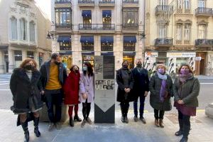 Un monolito y la exposición 'Mujeres de Bandera' recuerdan la presencia del Grupo Femenino de la Residencia de Estudiantes en València