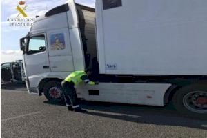 La Guardia Civil de Alicante investiga a dos camioneros, padre e hijo, por manipular un tacógrafo