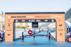 Kibiwott Kandie logra un nuevo récord del mundo (57:32) en el Medio Maratón Valencia