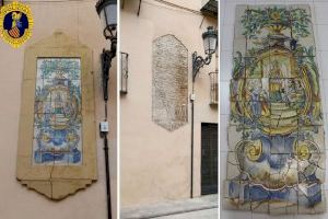 Recuperan un panel cerámico de gran valor patrimonial tras desprenderse de una fachada en Valencia