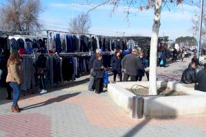 El mercadillo de Villena recupera la totalidad de los puestos de venta