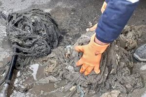 Tirar las toallitas húmedas al inodoro provoca atascos en la red de alcantarillado de Villena