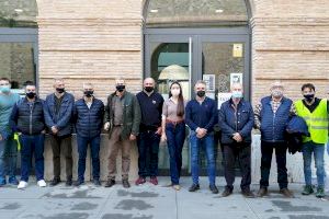 Ramaders de bous a al carrer es manifesten en camions per València per a denunciar "l'abandonament" del Consell - (foto 2)