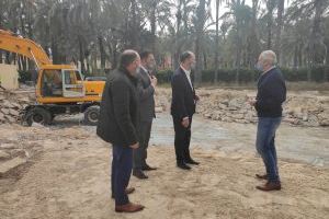 Deportes inicia las obras en el Polideportivo Municipal de Orihuela que albergará una nueva pista de baloncesto