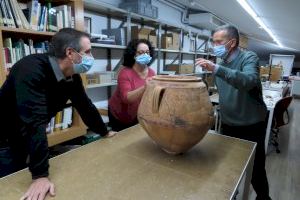 Es troba un excepcional vas decorat al poblat ibèric del Cabeçó de Mariola