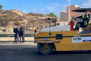 El Ayuntamiento avanza en su Plan de Asfaltado actuando en el camino de Carrillo y en la Ronda Oeste El Ayuntamiento avanza en su Plan de Asfaltado actuando en el camino de Carrillo y en la Ronda Oeste