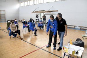 Els centres educatius de Paiporta es formen contra ennuegades i en primers auxilis - (foto 2) Els centres educatius de Paiporta es formen contra ennuegades i en primers auxilis - (foto 2)