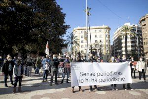 Periodistes i fotoperiodistes valencians es manifesten per defensar el futur de la professió - (foto 3) Periodistes i fotoperiodistes valencians es manifesten per defensar el futur de la professió - (foto 3)