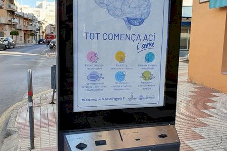 Tres nous panells informatius permeten recollir residus domèstics en diversos punts d’Algemesí