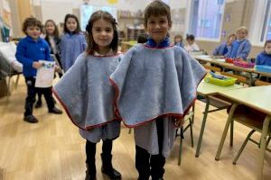 Xàtiva entrega ponchos para abrigar a sus escolares ante el frío de las aulas