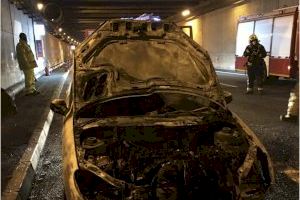 L'incendi d'un vehicle a l'interior del Túnel de Sant Joan a Alacant obliga a tancar una hora l'A-70 L'incendi d'un vehicle a l'interior del Túnel de Sant Joan a Alacant obliga a tancar una hora l'A-70