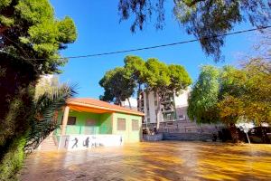 El Ayuntamiento de Elda finaliza las obras de remodelación de la zona exterior del Centro Social Estación 4 Zonas