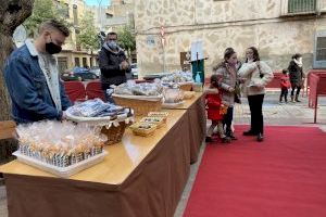 La Juventud Antoniana recoge las cartas para los Reyes de los niños de Vila-real