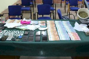 Desmantelada una organización dedicada al tráfico de drogas con puntos de venta en Almussafes y Benifaió