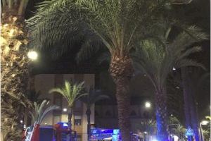 Un incendio arrasa una vivienda en Alicante justo cuando llegaban sus inquilinos - (foto 4)