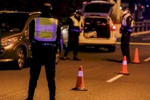Alacant tanca la primera nit del 2021 amb 7 festes il·legals desmantellades en pisos - (foto 2) Alacant tanca la primera nit del 2021 amb 7 festes il·legals desmantellades en pisos - (foto 2)