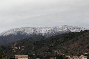 La nieve se deja ver en las montañas de Alfondeguilla