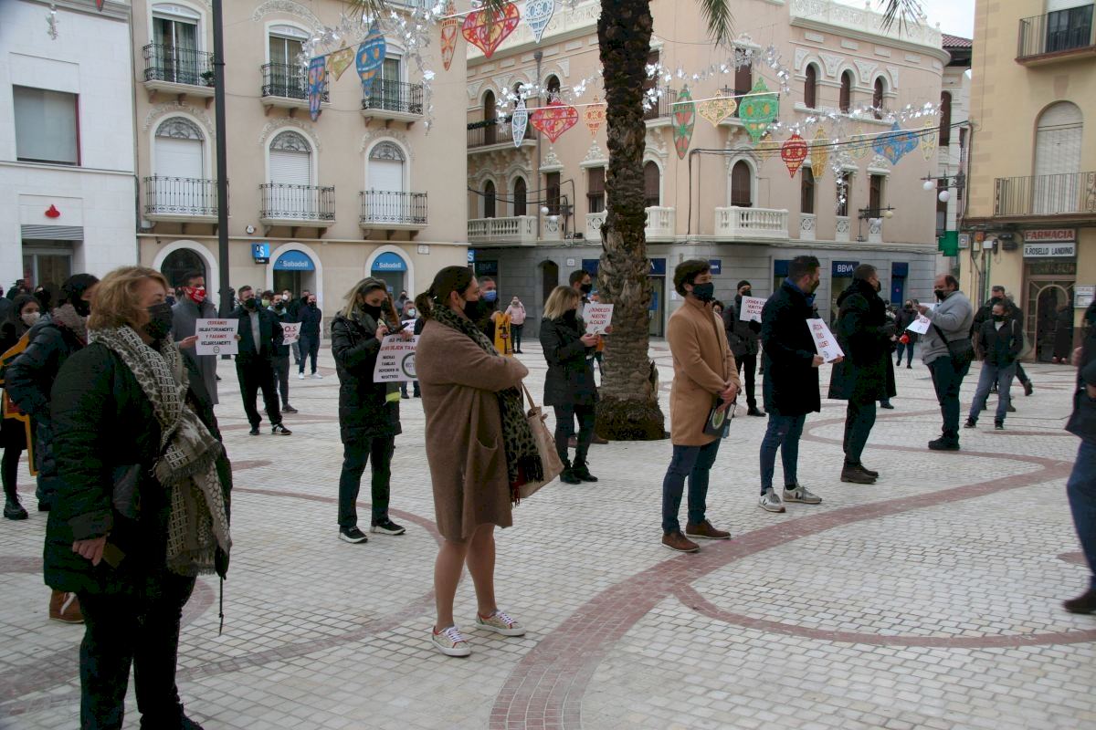 Els hostalers d'Elx veuen “insuficient” el suport de l'Ajuntament i seguiran les seues protestes exigint un pla de rescat urgent