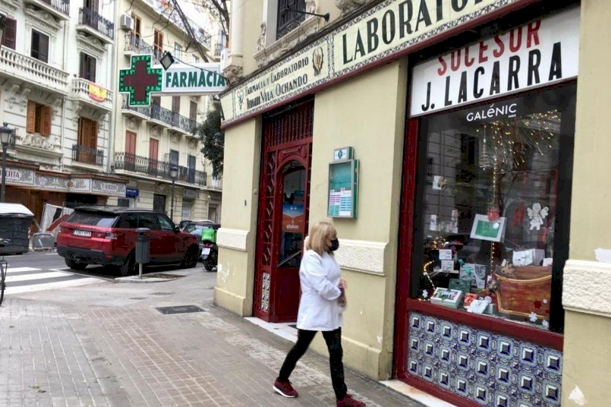 VOX pide que se agilice la vacunación masiva contando con la ayuda del ejército y las farmacias valencianas