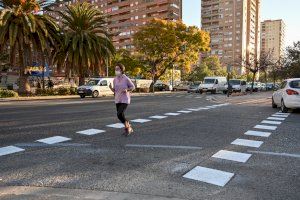 Movilidad crea cuatro nuevos pasos de peatones para completar el itinerario peatonal en la Alameda final de Blasco Ibáñez