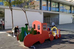 Elche da una alternativa mientras reforma el aulario infantil de 'Els Garrofers'