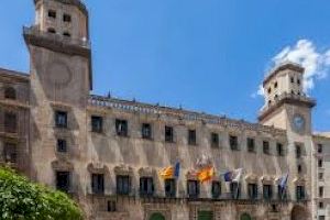 Alicante facilita a la hostelería la licencia de comidas para llevar ante las dificultades de los próximos 14 días