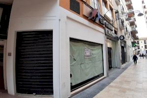 “Esto es la ruina, o nos llegan las ayudas en menos de un mes o más del 60% de los comercios de Gandia cerrarán” - (foto 2)