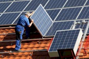 Compromís propone una bonificación en el recibo del IBI a las viviendas unifamiliares que instalen placas solares Compromís propone una bonificación en el recibo del IBI a las viviendas unifamiliares que instalen placas solares