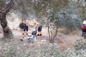 La nueva brigada forestal municipal acomete el desbroce y limpieza de zonas boscosas en San Gabriel y Monte Orgegia