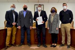 Llombai firma la compra de la Torre Aledua del siglo XII