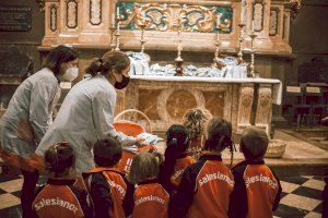 Alumnos de un colegio salesiano de Valencia ofrecen más de 10.000 mascarillas a san Juan Bosco que donarán a los más necesitados