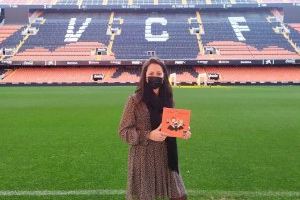 La maestra almussafense Bárbara Benavent escribe el cuento oficial del Valencia CF