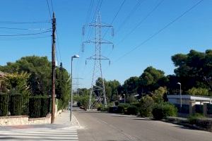 Paterna y L'Eliana piden que las compañías eléctricas evalúen los impactos de las líneas eléctricas de alta tensión en la salud de la población afectada - (foto 2)