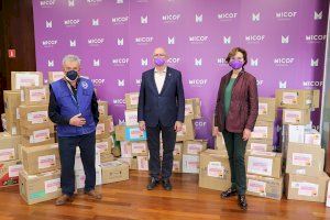 100 cajas de productos infantiles ayudan a un centenar de familias vulnerables en la provincia de Valencia