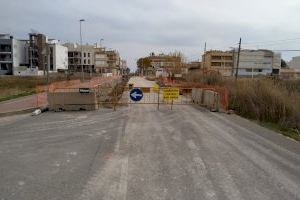 Las obras de renovación de las canalizaciones restringirán el acceso al núcleo marítimo de Xilxes por el Camí Vell a partir del próximo lunes