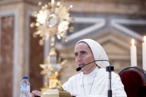 Una religiosa valenciana, ermitaña desde hace 10 años en Tarragona, imparte una meditación jubilar en la Basílica del Sagrado Corazón de Jesús