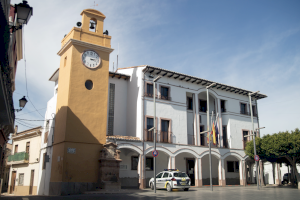 Llombai adelanta las ayudas del Plan Resistir de la Generalitat para ayudar a su sector productivo
